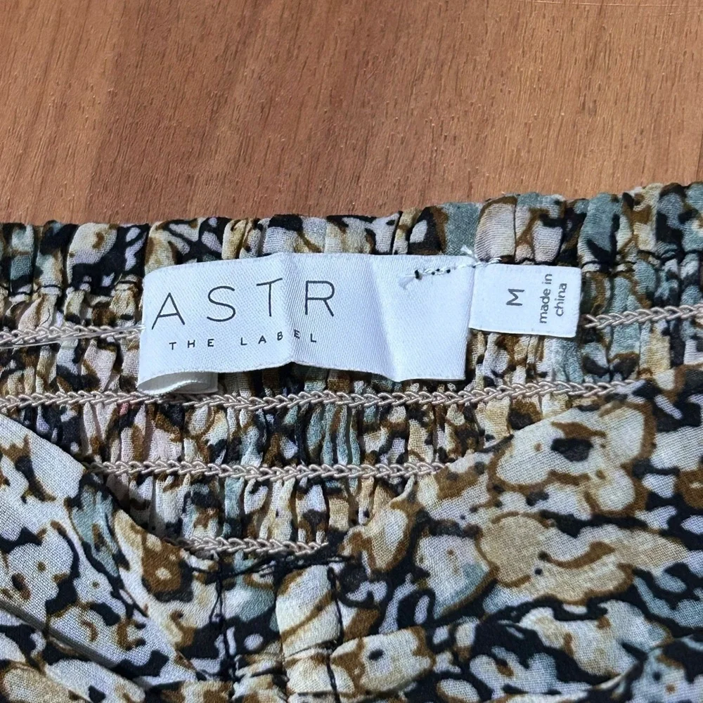 Astr Green and White‎ Puff Sleeve Blouse